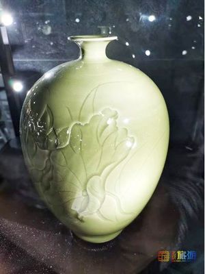 秘色贡瓷作品展在京开幕 浙江慈溪与北京工美联合推广“秘色瓷都”